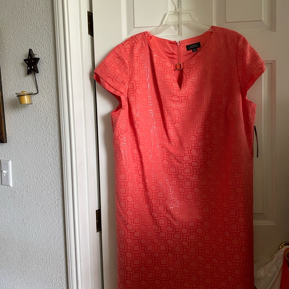 Tahari nwt Coral Geometric Pattern Dress